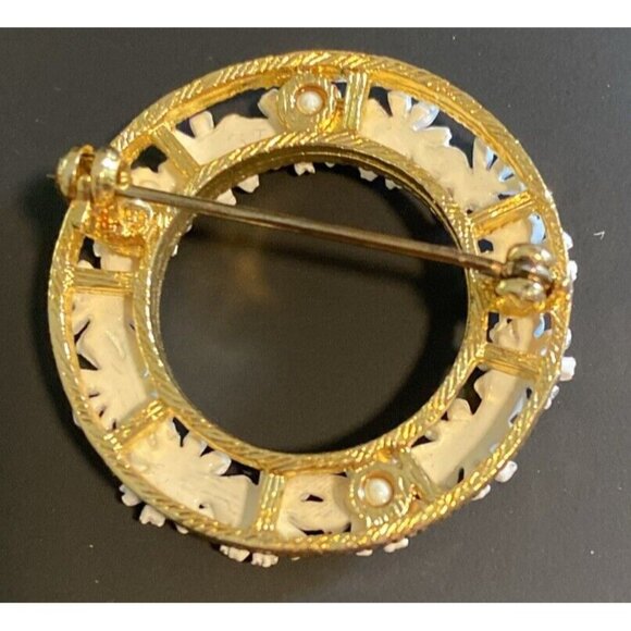 Vintage Flower Power Daisy Wreath Hippie Boho White Yellow Enamel On Gold Tone - Picture 3 of 8